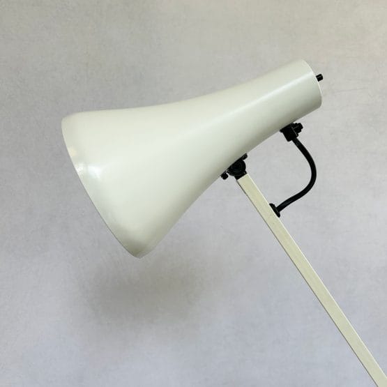 Vintage White Anglepoise Apex 90 Desk Lamp by George Carwardine