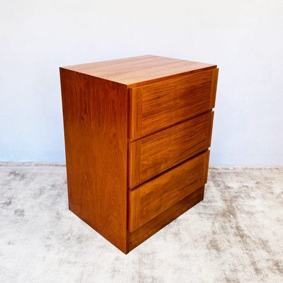 Danish Modern Teak Chest of Drawers by Vinde Møbelfabrik
