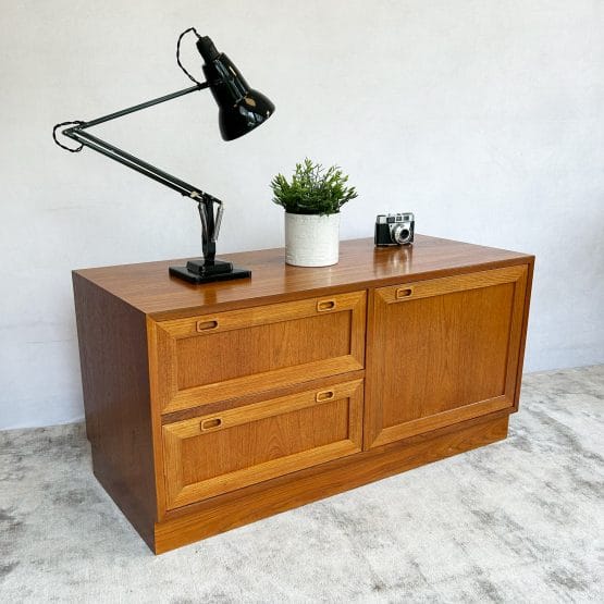 Danish Modern Teak Compact Sideboard / Media Unit