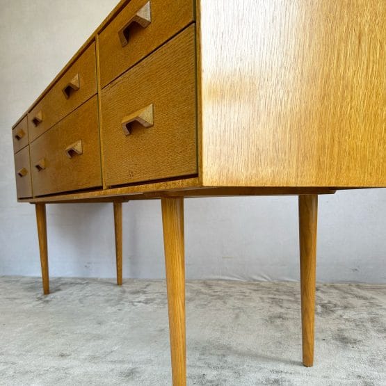 Mid Century Stag Concord Oak Chest of Drawers / Sideboard