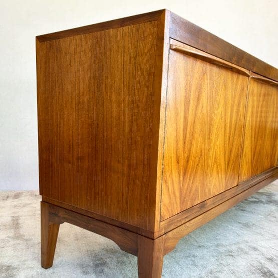Mid Century 1960s Rosewood Sideboard / Drinks Cabinet