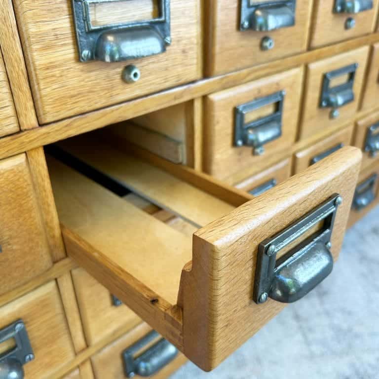 Vintage Oak 3 Draw Chest of Drawers