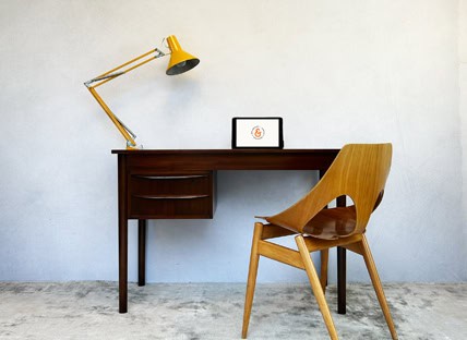Vintage & Mid-Century Desks