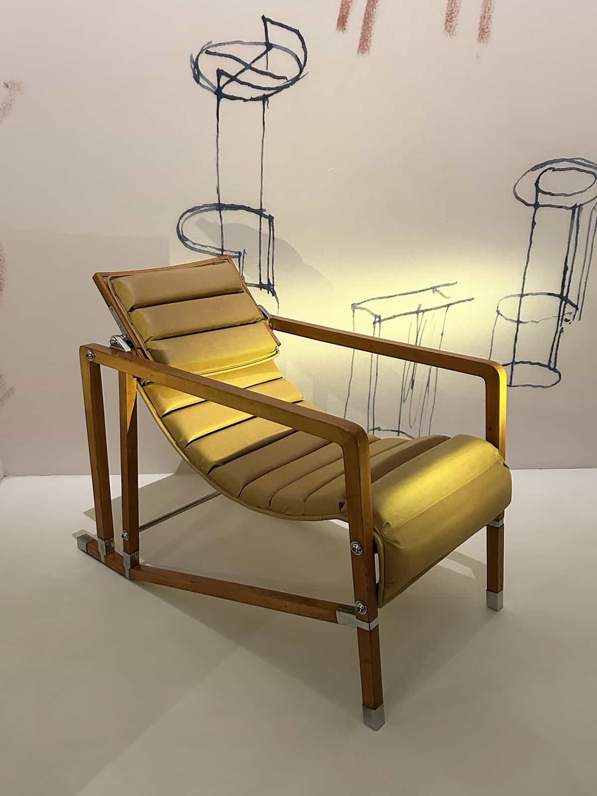 Eileen Gray's Armchair: Transatlantic Elegance Meets Expert Craft
