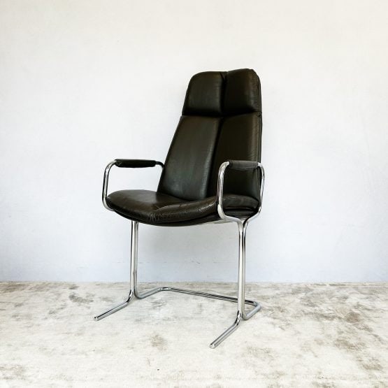 Mid Century Swivel Base Leather Armchair by Pieff
