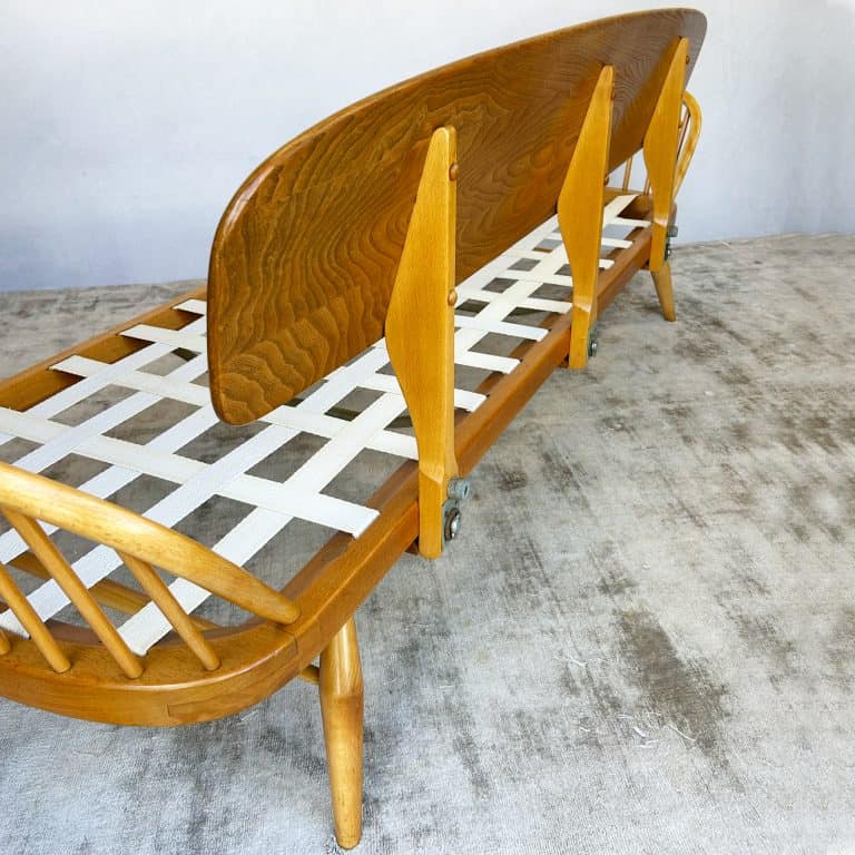 Ercol Day Bed / Studio Couch 'Model 355'