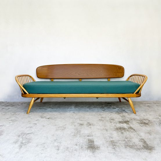 Ercol Day Bed / Studio Couch 'Model 355'