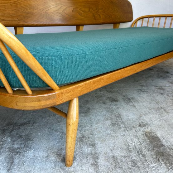 Ercol Day Bed / Studio Couch 'Model 355'