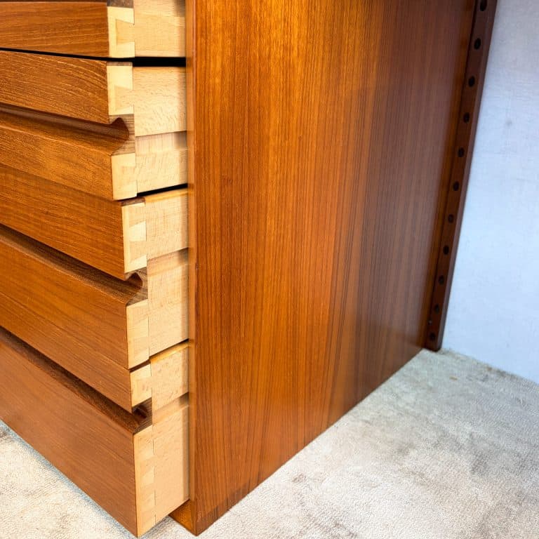 Mid Century ‘Royal System’ Modular wall Unit by Poul Cadovius - 4 Bays