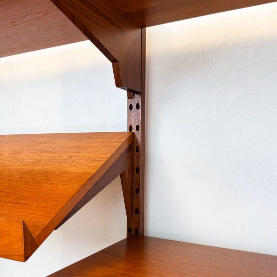 Mid Century ‘Royal System’ Modular wall Unit by Poul Cadovius - 4 Bays